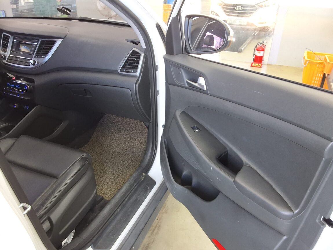 HYUNDAI ALL NEW TUCSON DIESEL 1.7 2WD MODERN 2016 - zdjęcie 14