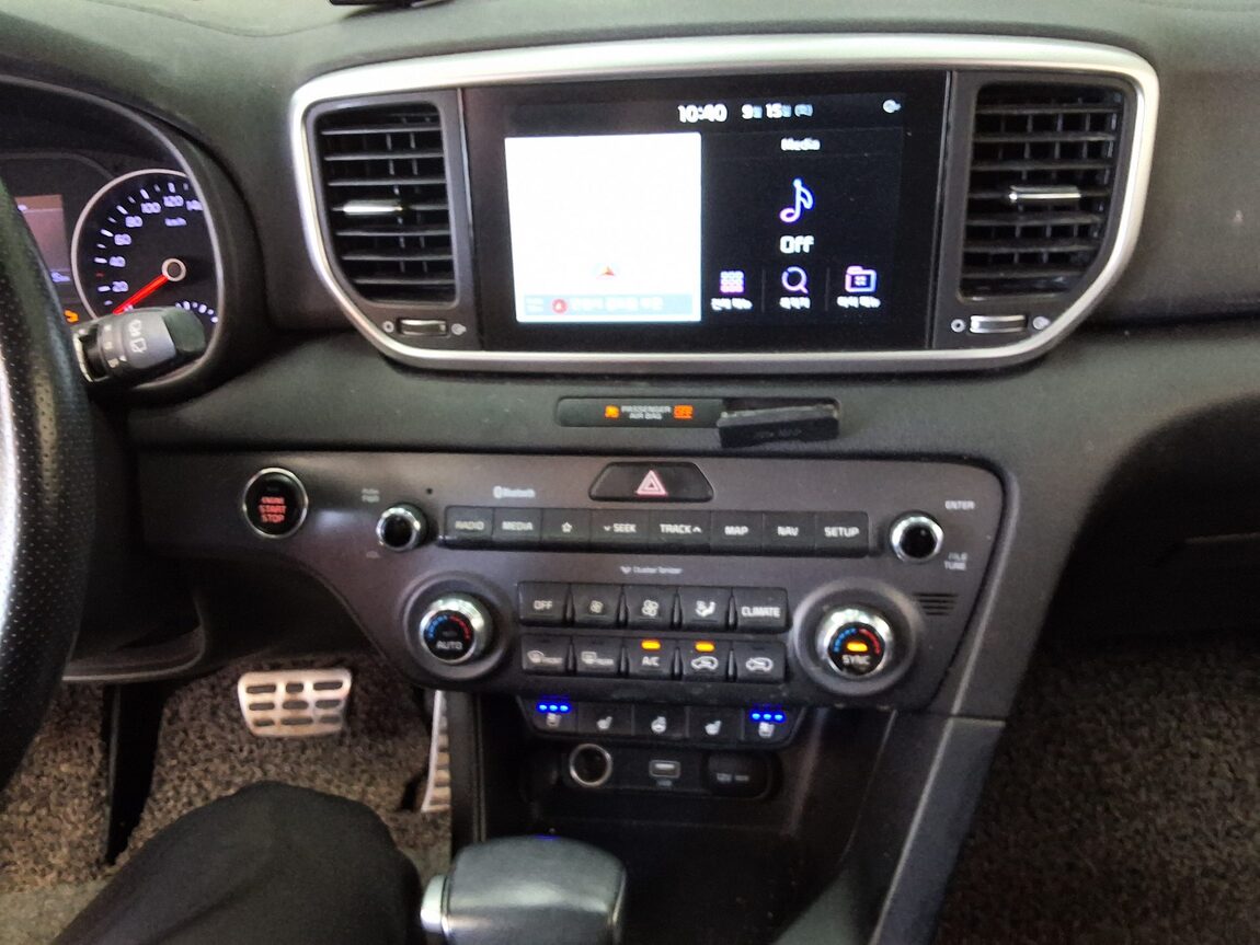 KIA SPORTAGE THE BOLD R2.0 DIESEL 2WD PRESTIGE 2019 - zdjęcie 23
