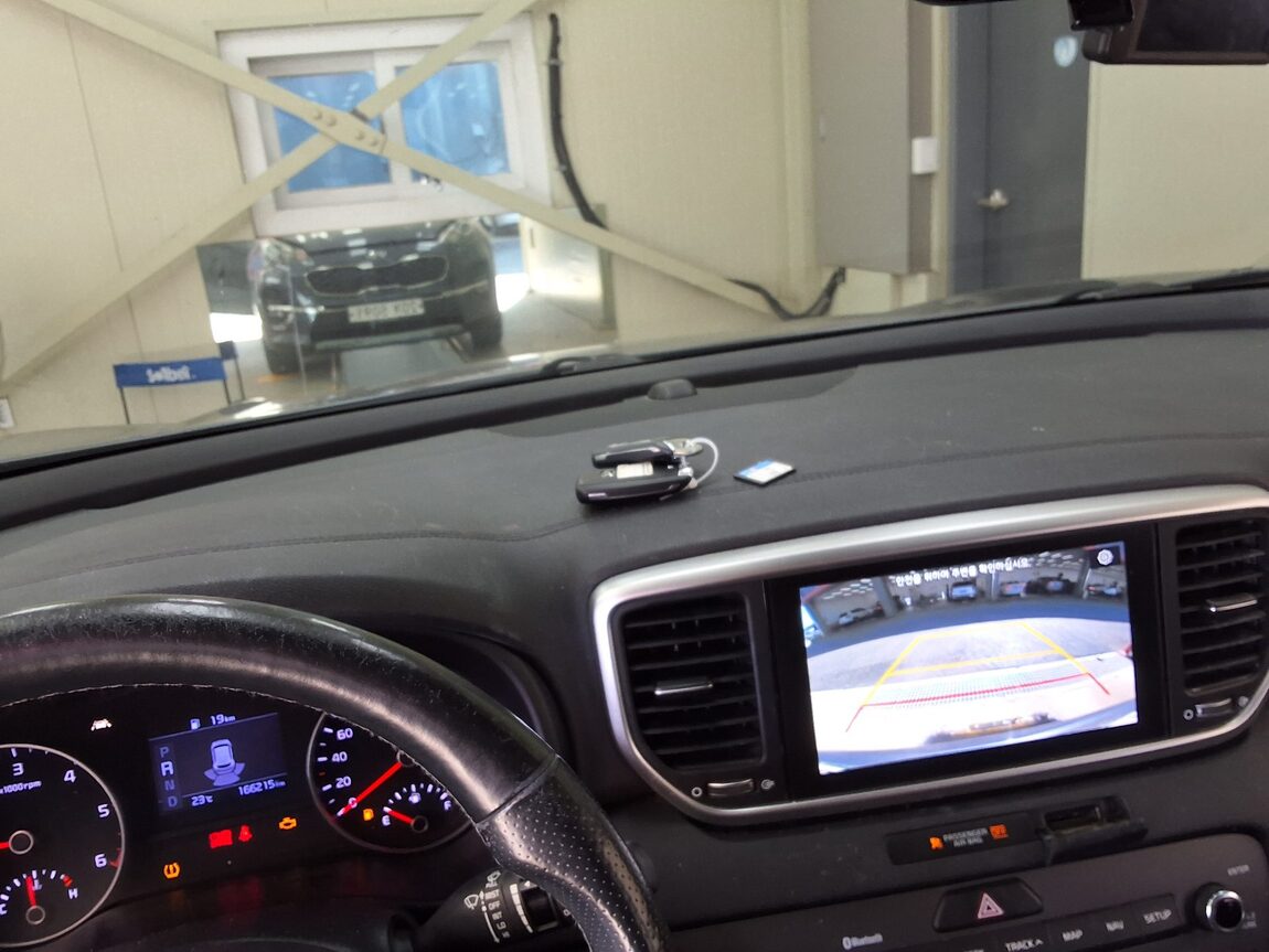 KIA SPORTAGE THE BOLD R2.0 DIESEL 2WD PRESTIGE 2019 - zdjęcie 24