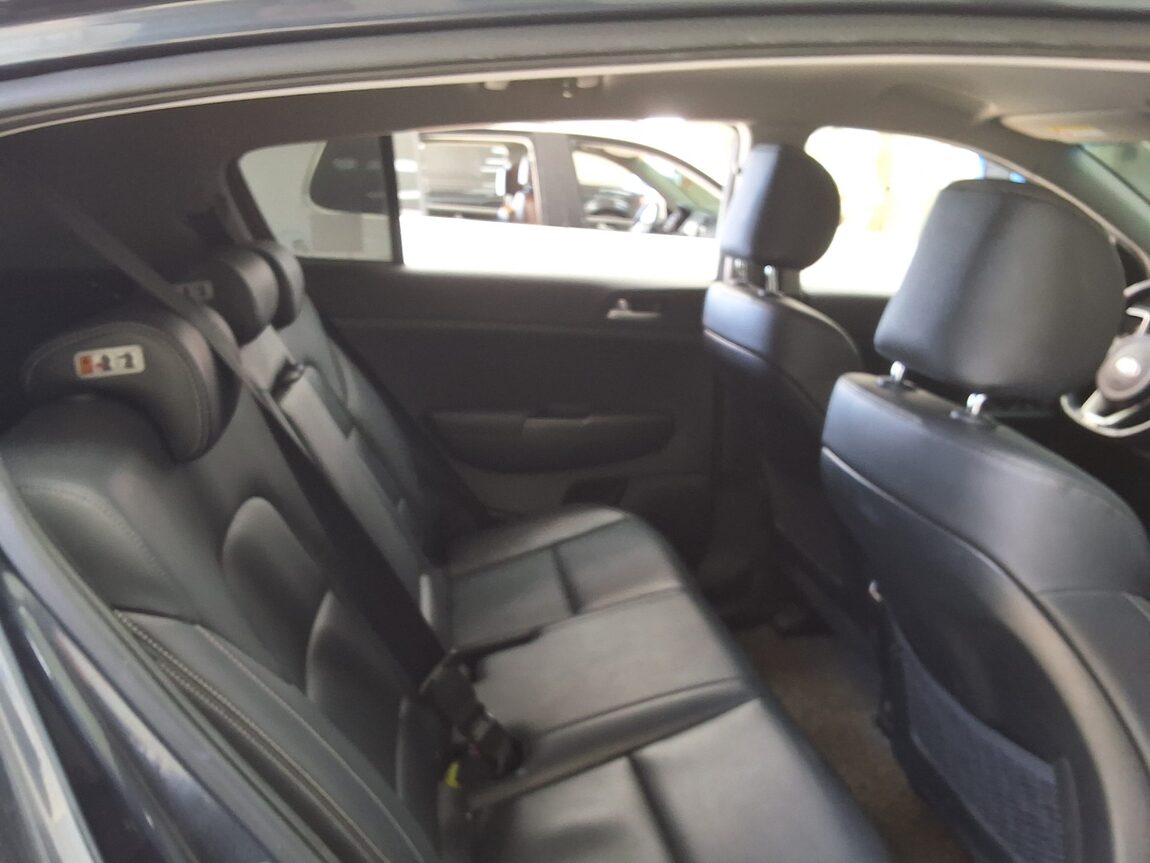 KIA SPORTAGE THE BOLD R2.0 DIESEL 2WD PRESTIGE 2019 - zdjęcie 14