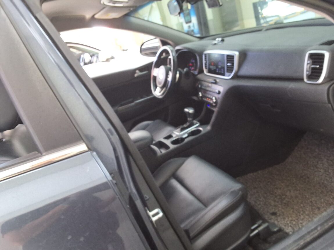 KIA SPORTAGE THE BOLD R2.0 DIESEL 2WD PRESTIGE 2019 - zdjęcie 15