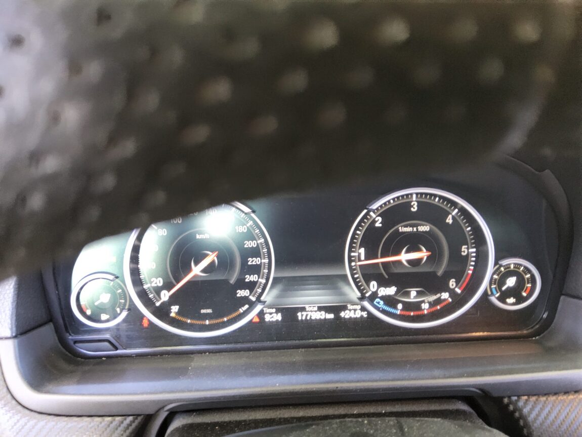 BMW 5 SERIES (6TH GEN) 520d 2013 - zdjęcie 9