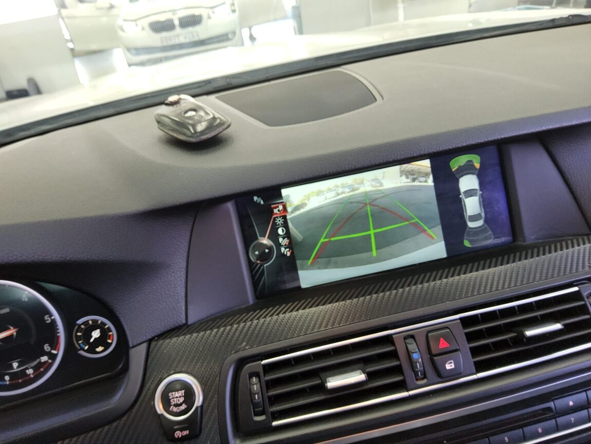 BMW 5 SERIES (6TH GEN) 520d 2013 - zdjęcie 17