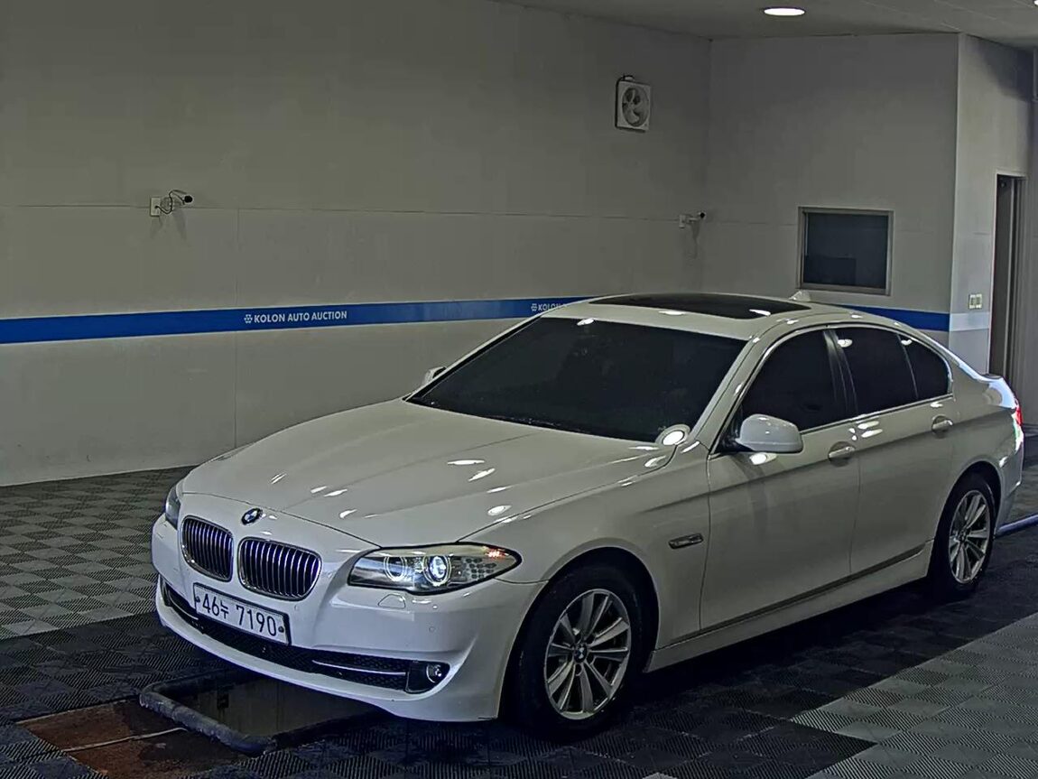 BMW 5 SERIES (6TH GEN) 520d 2013 - zdjęcie 2
