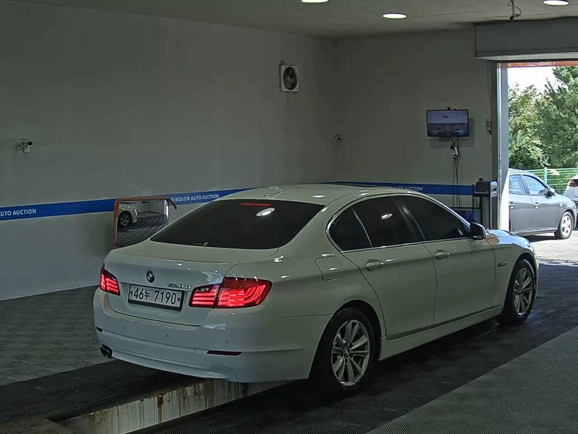 BMW 5 SERIES (6TH GEN) 520d 2013 - zdjęcie 5