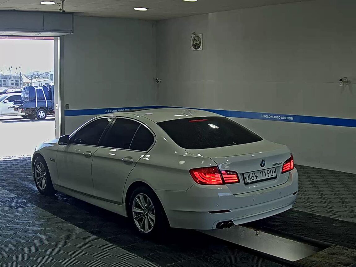BMW 5 SERIES (6TH GEN) 520d 2013 - zdjęcie 6