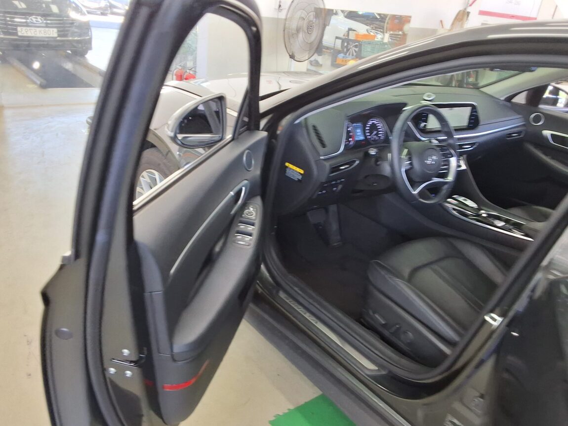 HYUNDAI SONATA (DN8) G2.0 PREMIUM FAMILY 2021 - zdjęcie 10