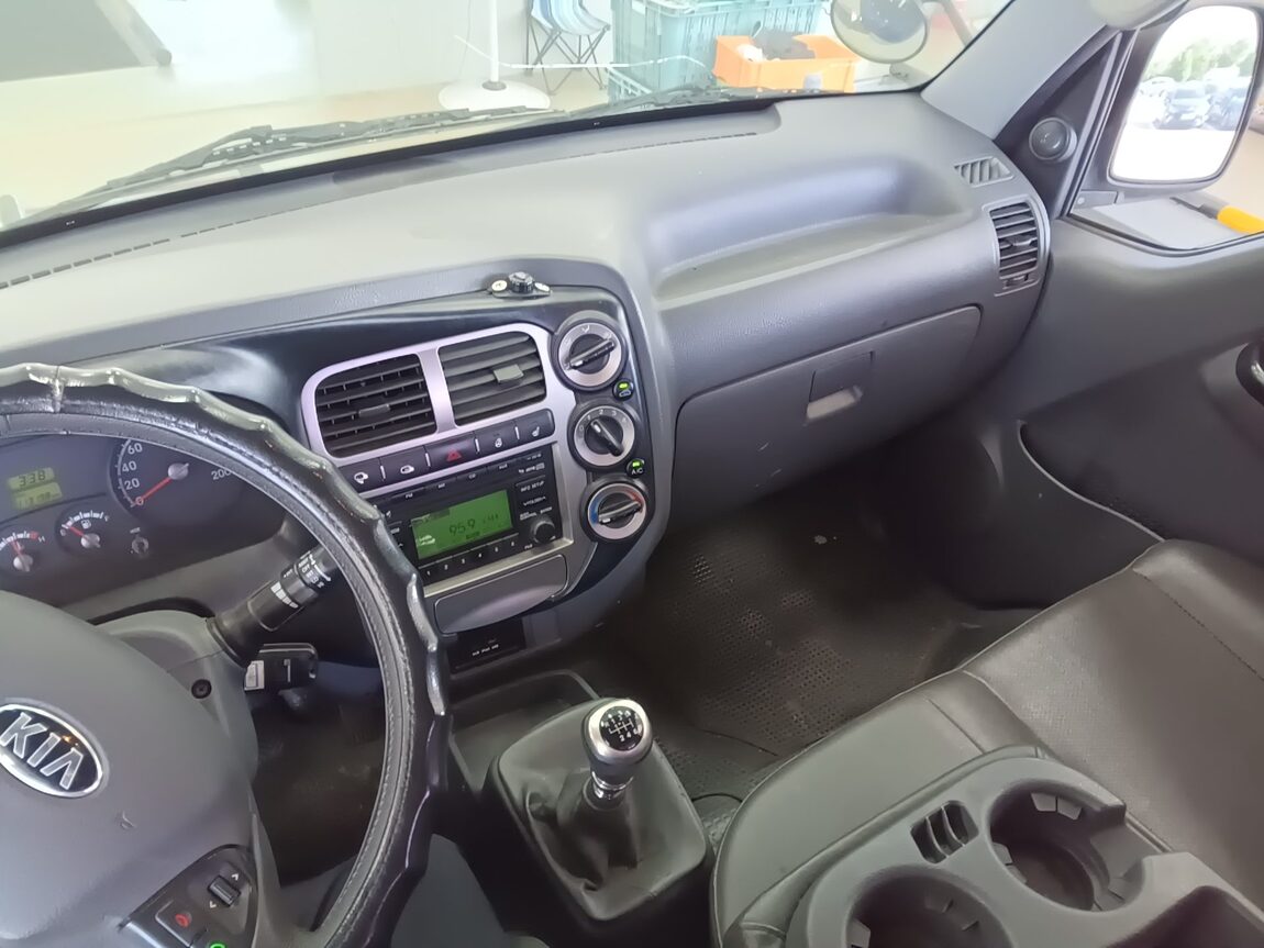 KIA BONGO III CARGO 1.2 TON STANDARD CAB EXTRA LONG WHEELBASE 2014 - zdjęcie 11