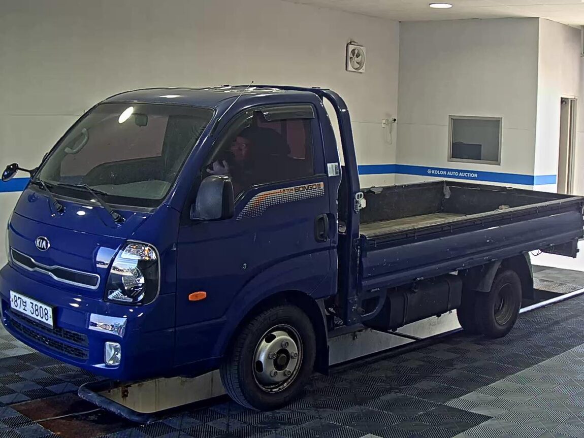KIA BONGO III CARGO 1.2 TON STANDARD CAB EXTRA LONG WHEELBASE 2014 - zdjęcie 2