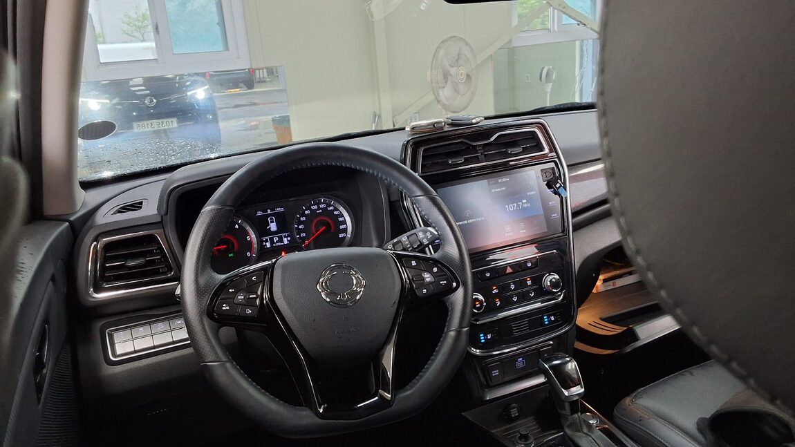 KG MOBILITY (SSANGYONG) VERY NEW TIVOLI 1.6 DIESEL 2WD V3 2021 - zdjęcie 12