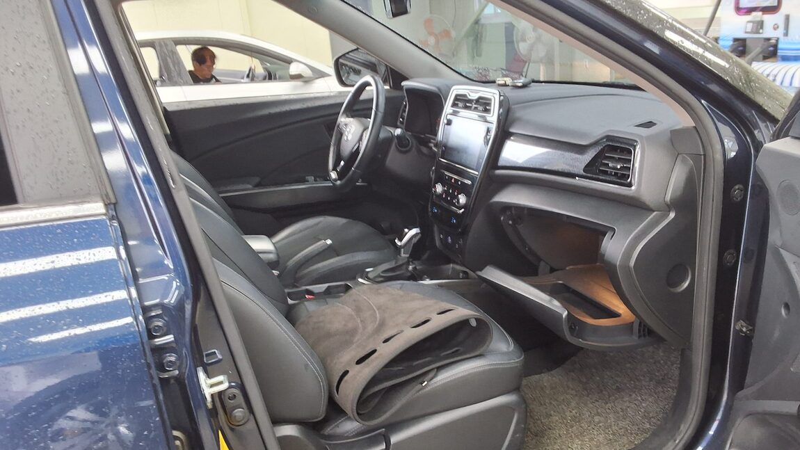 KG MOBILITY (SSANGYONG) VERY NEW TIVOLI 1.6 DIESEL 2WD V3 2021 - zdjęcie 15