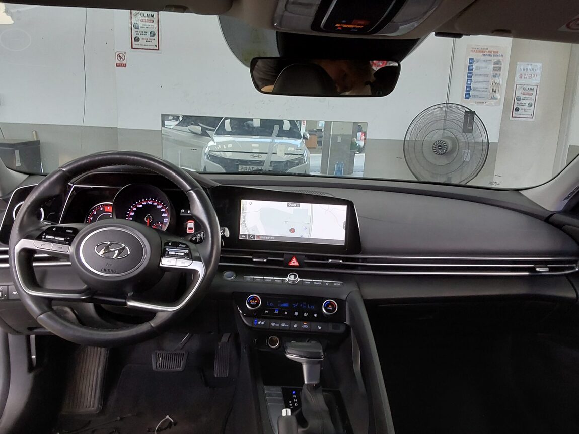 HYUNDAI AVANTE (CN7) 1.6 GASOLINE MODERN 2022 - zdjęcie 3