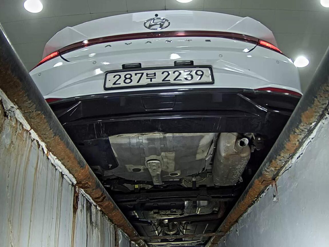 HYUNDAI AVANTE (CN7) 1.6 GASOLINE MODERN 2022 - zdjęcie 22