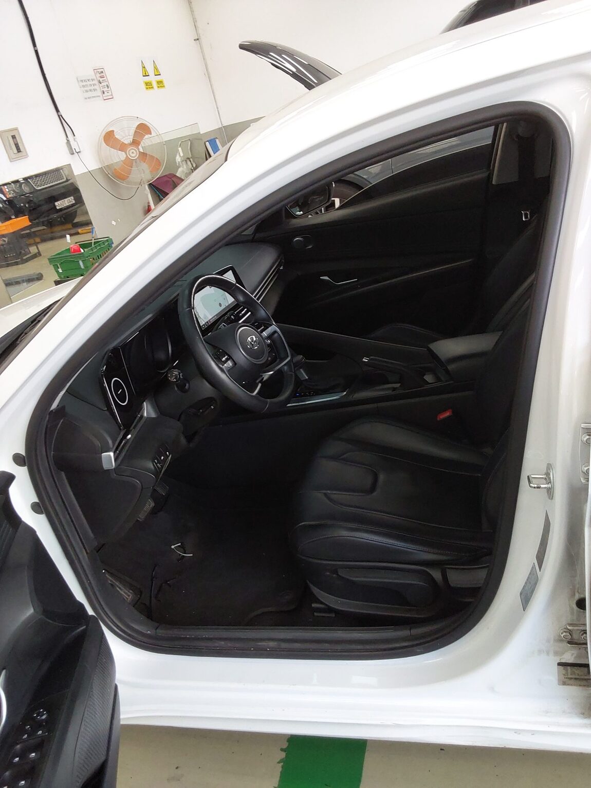 HYUNDAI AVANTE (CN7) 1.6 GASOLINE MODERN 2022 - zdjęcie 2