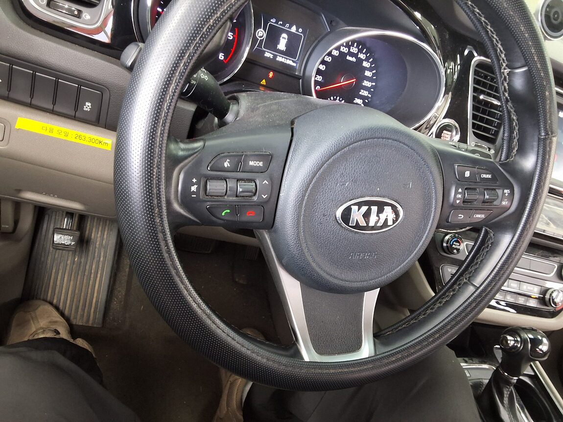 KIA ALL NEW CARNIVAL 9-SEATER DIESEL PRESTIGE 2016 - zdjęcie 23
