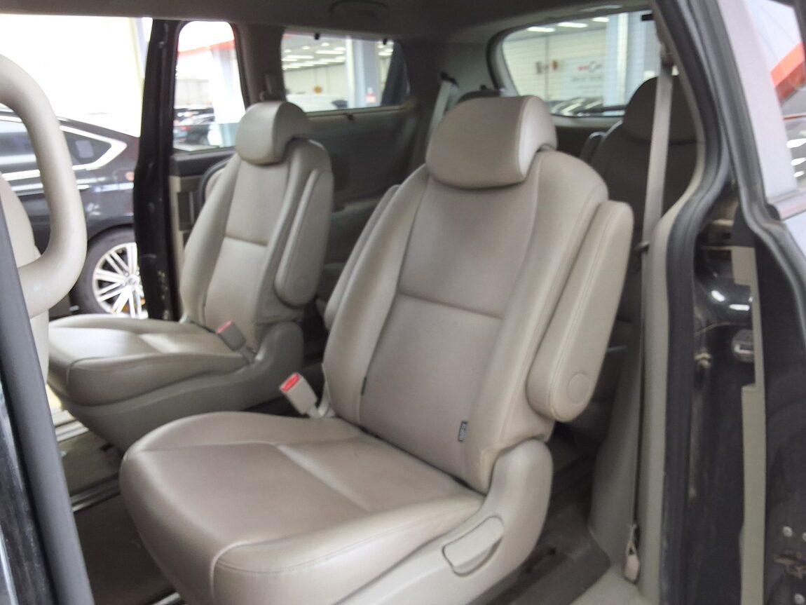 KIA ALL NEW CARNIVAL 9-SEATER DIESEL PRESTIGE 2016 - zdjęcie 13