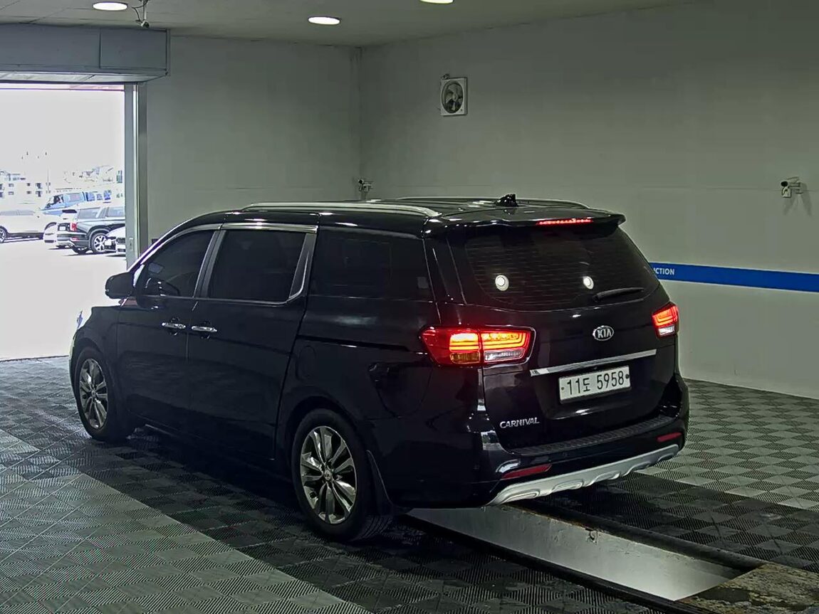 KIA ALL NEW CARNIVAL 9-SEATER DIESEL PRESTIGE 2016 - zdjęcie 6