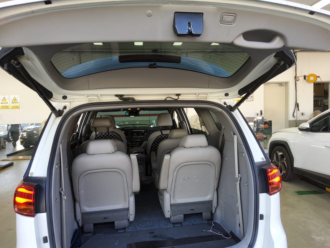 KIA THE NEW CARNIVAL 9-SEATER DIESEL NOBLESSE SPECIAL 2019 - zdjęcie 15