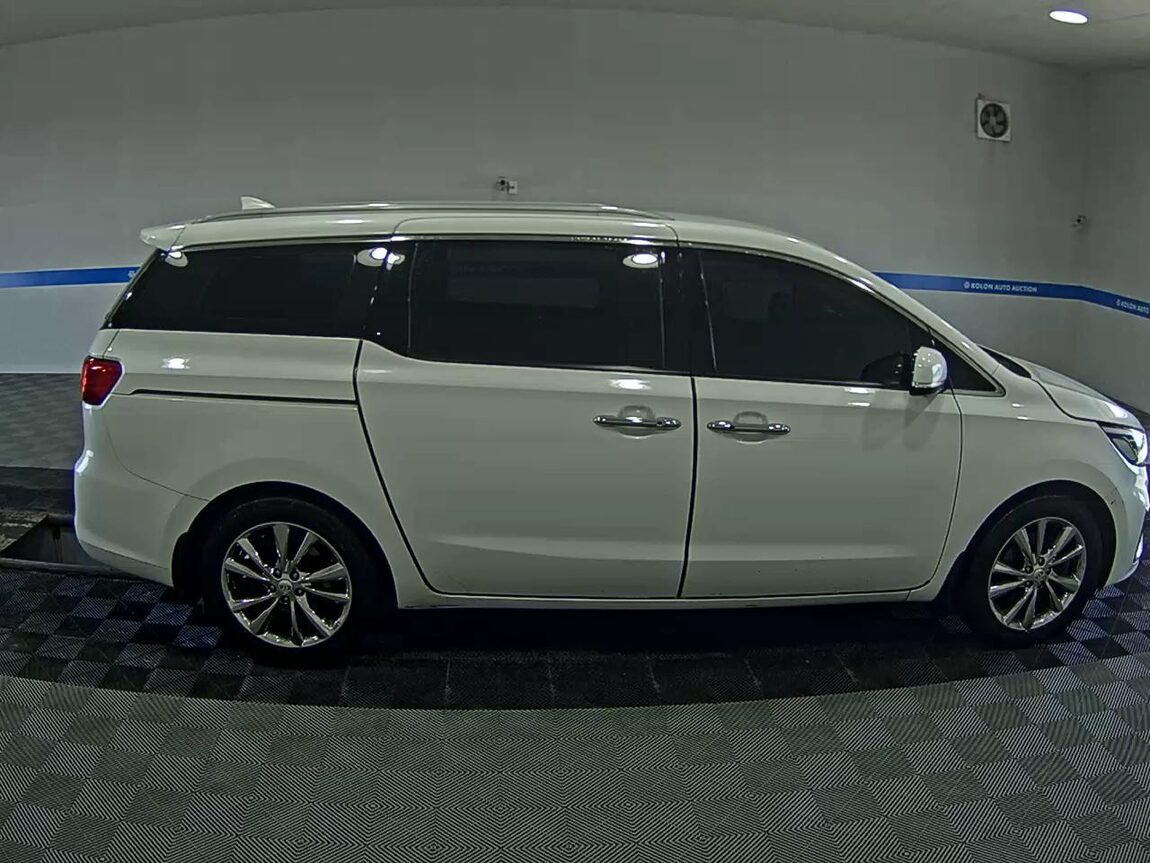 KIA THE NEW CARNIVAL 9-SEATER DIESEL NOBLESSE SPECIAL 2019 - zdjęcie 4