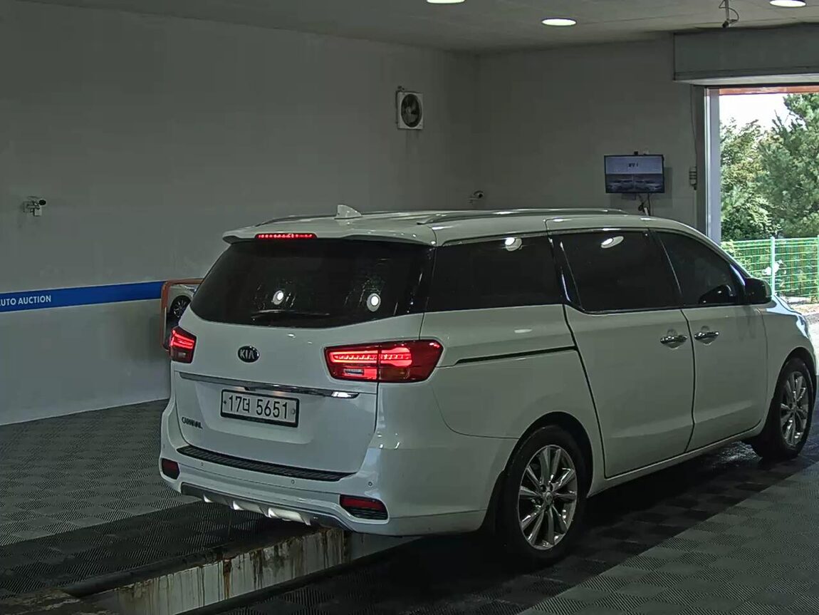 KIA THE NEW CARNIVAL 9-SEATER DIESEL NOBLESSE SPECIAL 2019 - zdjęcie 5