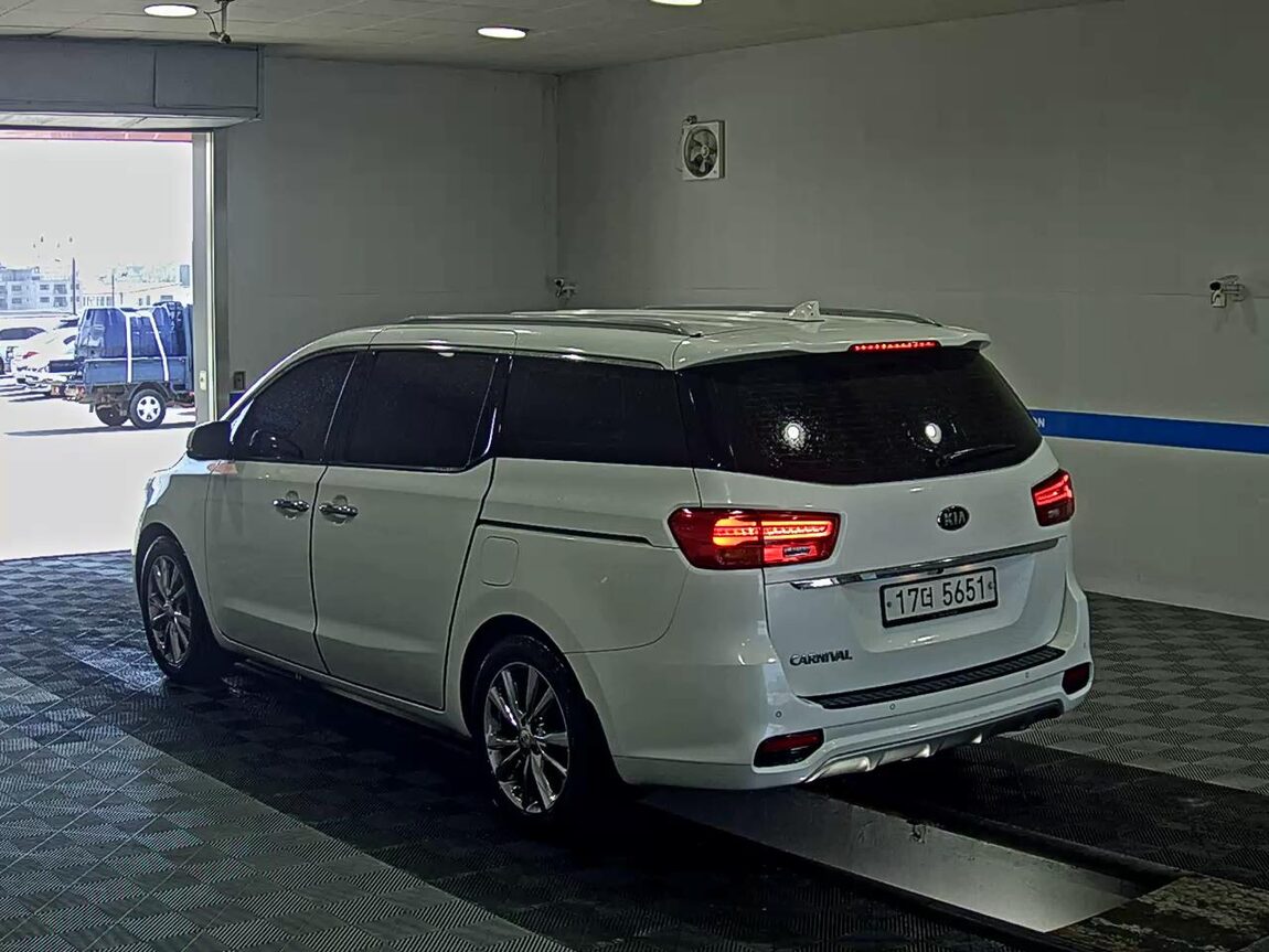 KIA THE NEW CARNIVAL 9-SEATER DIESEL NOBLESSE SPECIAL 2019 - zdjęcie 6