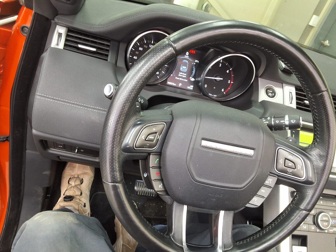 LAND ROVER RANGE ROVER EVOQUE CONVERTIBLE 2.0 TD4 SE DYNAMIC 2018 - zdjęcie 21