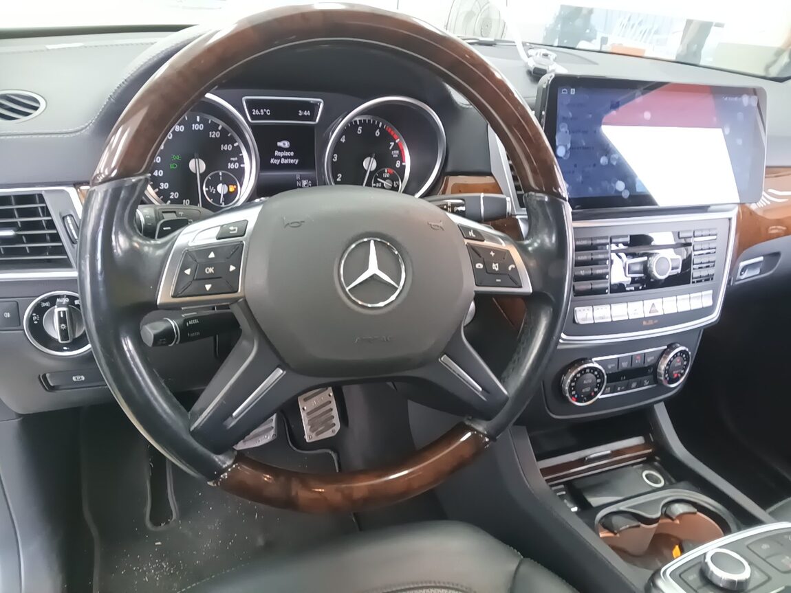 MERCEDES-BENZ GL-CLASS (2ND GEN) GL550 4MATIC 2015 - zdjęcie 17