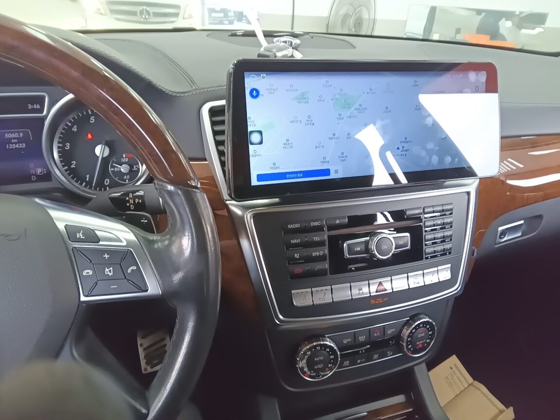 MERCEDES-BENZ GL-CLASS (2ND GEN) GL550 4MATIC 2015 - zdjęcie 18