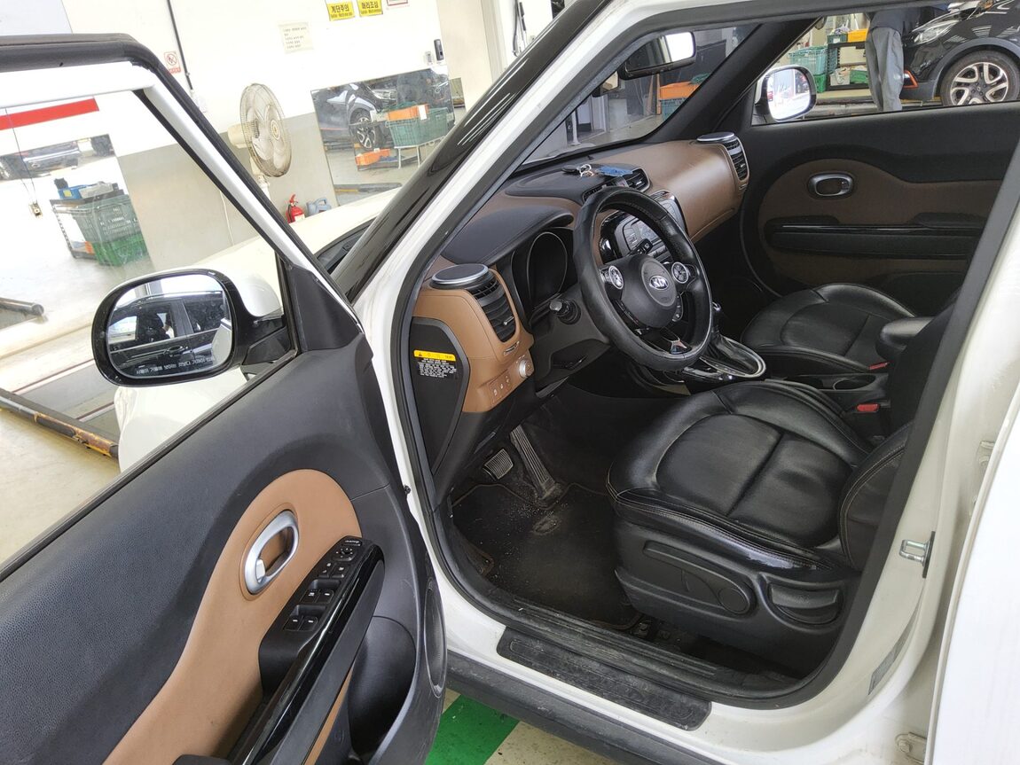 KIA ALL NEW SOUL 1.6 DIESEL NOBLESSE 2015 - zdjęcie 10