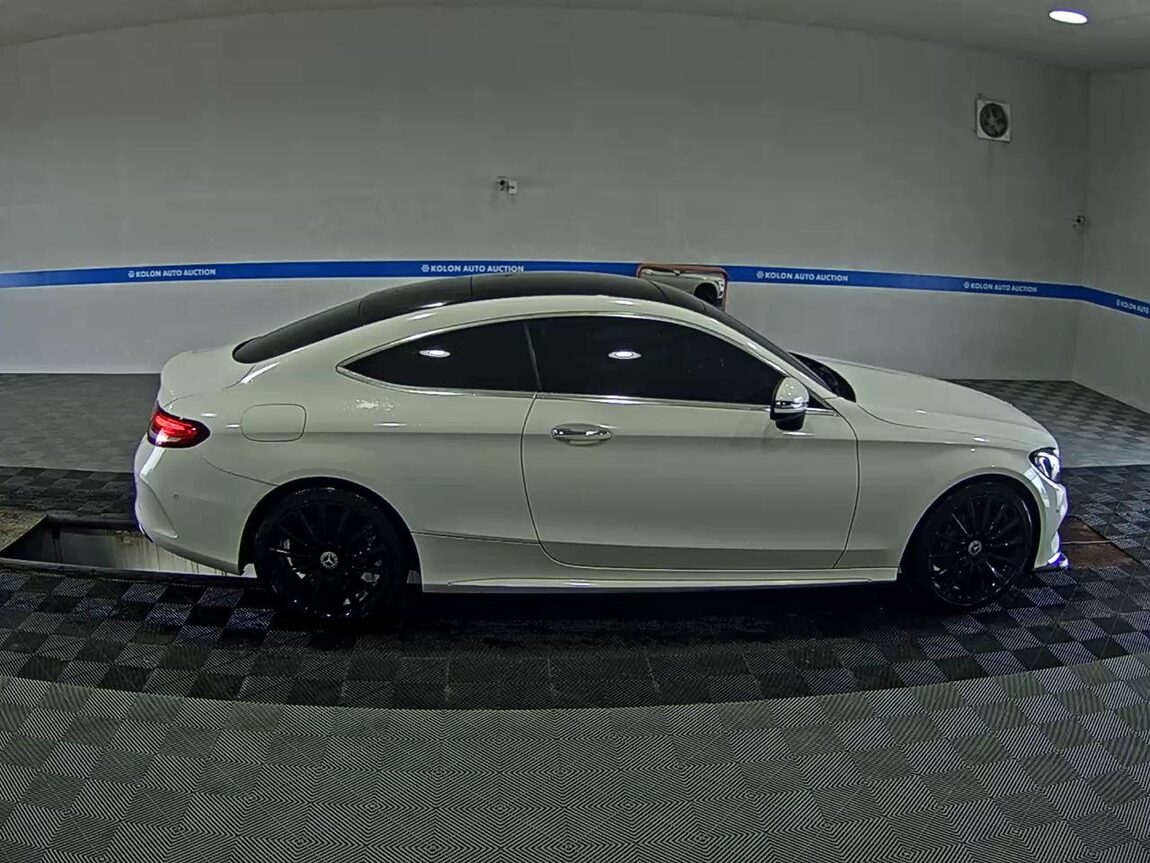 MERCEDES-BENZ C-CLASS (4TH GEN) C200 COUPE 2017 - zdjęcie 4