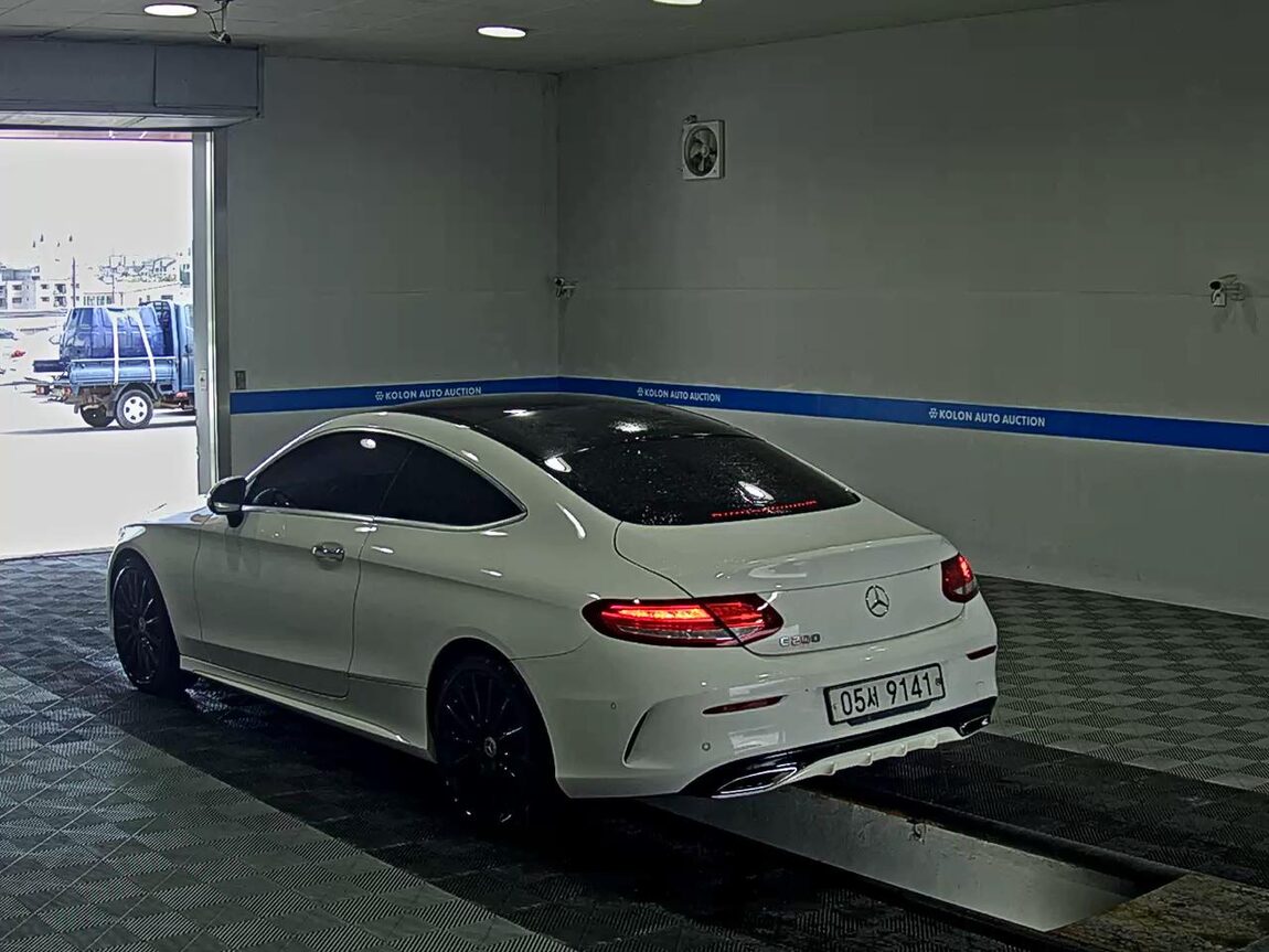MERCEDES-BENZ C-CLASS (4TH GEN) C200 COUPE 2017 - zdjęcie 6