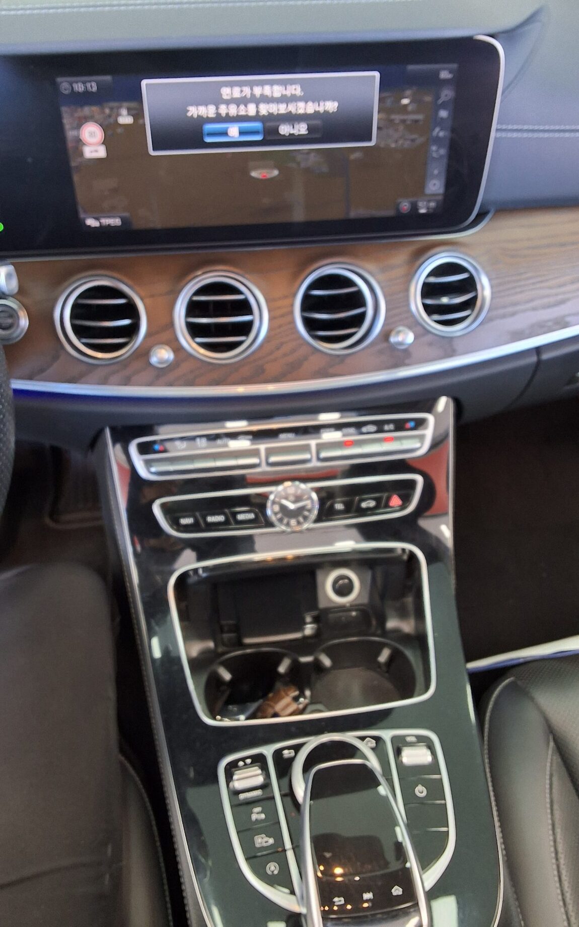 MERCEDES-BENZ E-CLASS (5TH GEN) E300 EXCLUSIVE 2018 - zdjęcie 18
