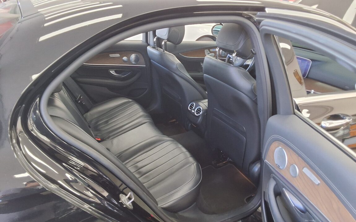 MERCEDES-BENZ E-CLASS (5TH GEN) E300 EXCLUSIVE 2018 - zdjęcie 13