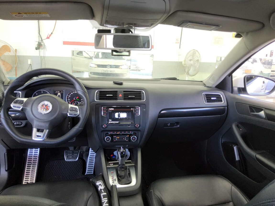 VOLKSWAGEN JETTA (6TH GEN) 2.0 TDI 2012 - zdjęcie 11