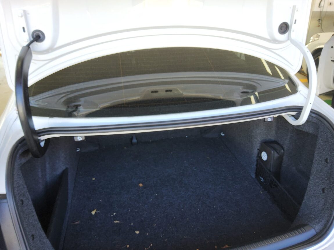 VOLKSWAGEN JETTA (6TH GEN) 2.0 TDI 2012 - zdjęcie 15