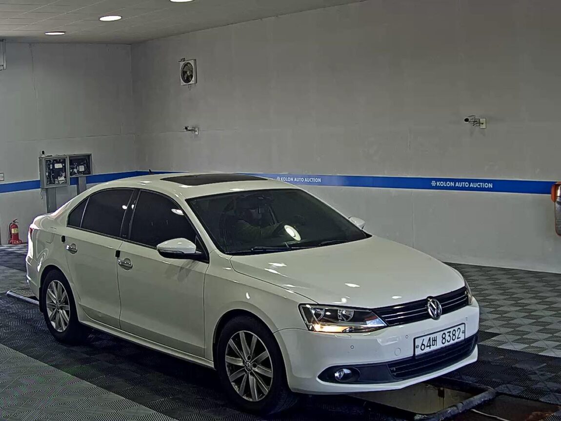 VOLKSWAGEN JETTA (6TH GEN) 2.0 TDI 2012 - zdjęcie 3