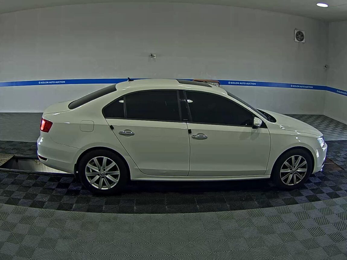 VOLKSWAGEN JETTA (6TH GEN) 2.0 TDI 2012 - zdjęcie 4