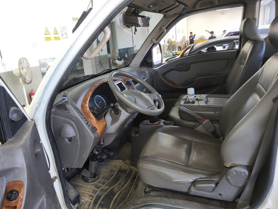 HYUNDAI PORTER II HIGH-ROOF BUILT-IN BOX TRUCK SUPER CAB 2011 - zdjęcie 10