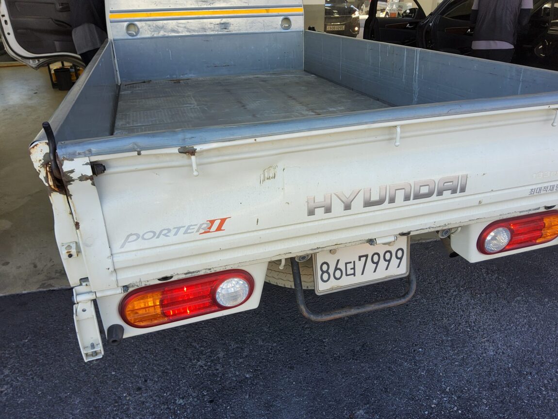 HYUNDAI PORTER II HIGH-ROOF BUILT-IN BOX TRUCK SUPER CAB 2011 - zdjęcie 12