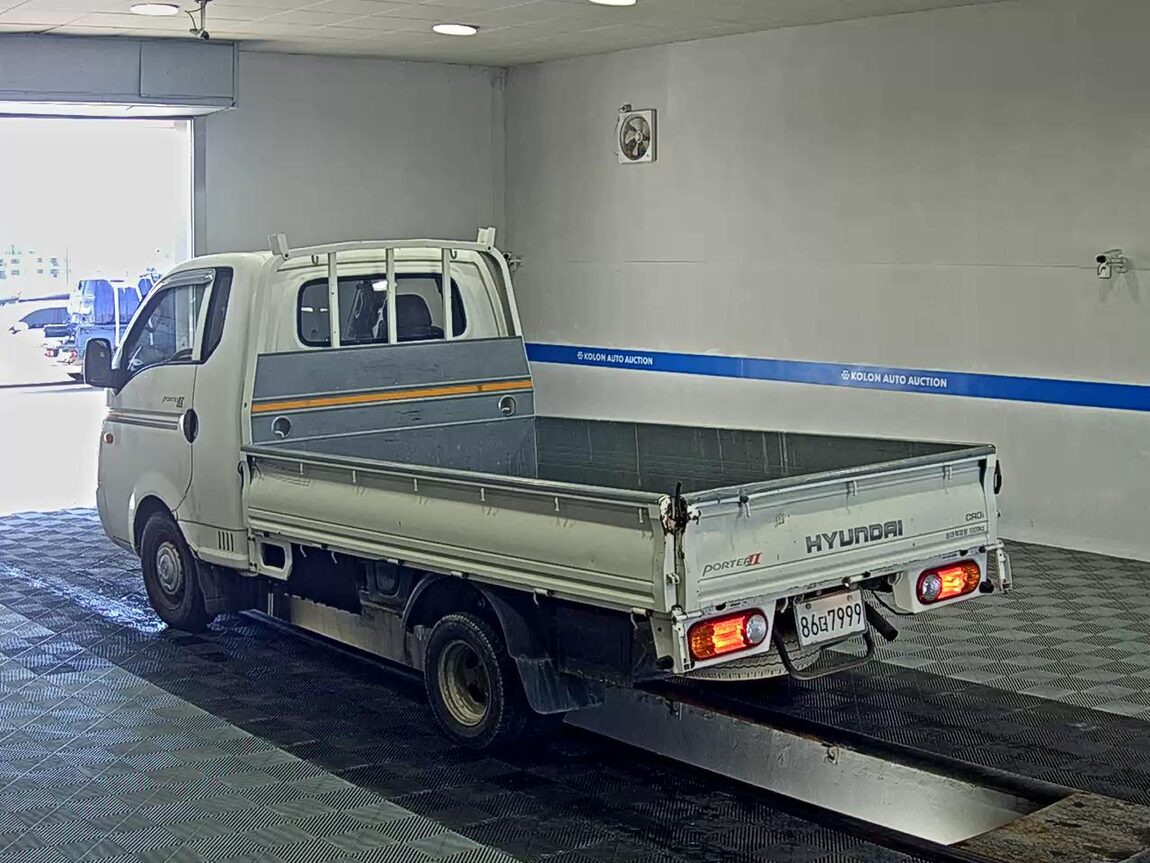 HYUNDAI PORTER II HIGH-ROOF BUILT-IN BOX TRUCK SUPER CAB 2011 - zdjęcie 6