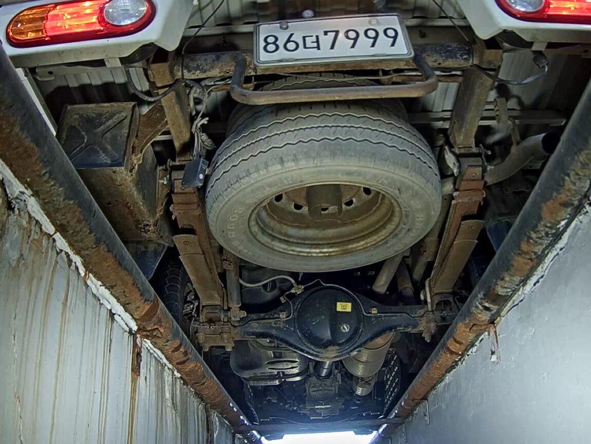 HYUNDAI PORTER II HIGH-ROOF BUILT-IN BOX TRUCK SUPER CAB 2011 - zdjęcie 8