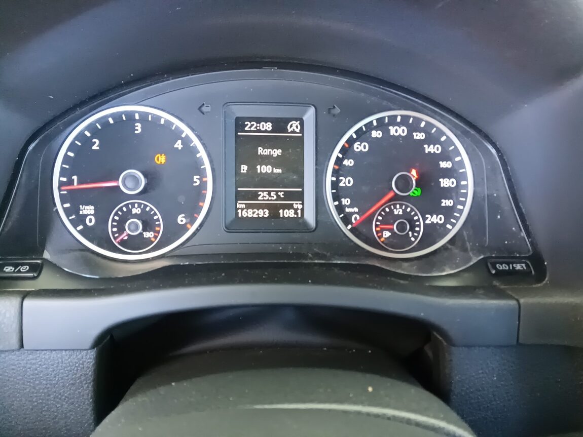 VOLKSWAGEN TIGUAN 2.0 TDI BLUEMOTION 2016 - zdjęcie 9