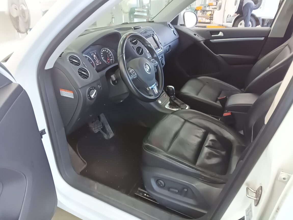 VOLKSWAGEN TIGUAN 2.0 TDI BLUEMOTION 2016 - zdjęcie 10
