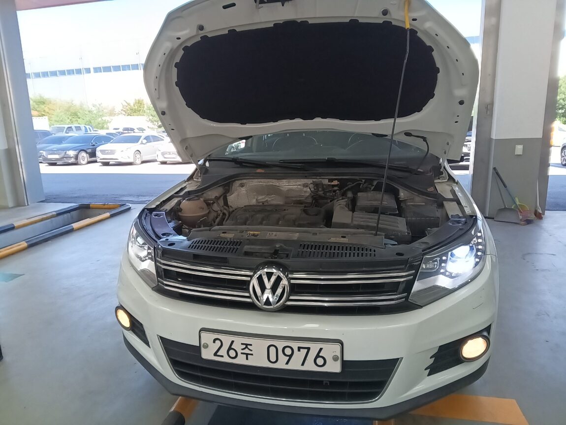 VOLKSWAGEN TIGUAN 2.0 TDI BLUEMOTION 2016 - zdjęcie 19