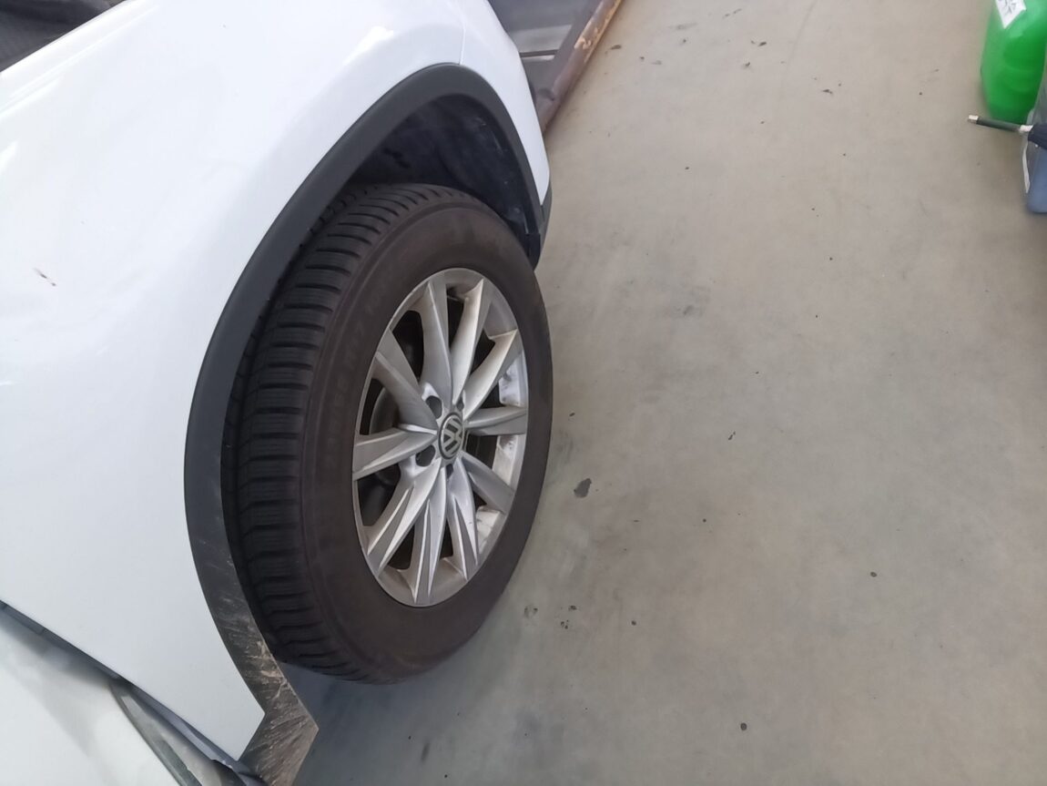 VOLKSWAGEN TIGUAN 2.0 TDI BLUEMOTION 2016 - zdjęcie 26