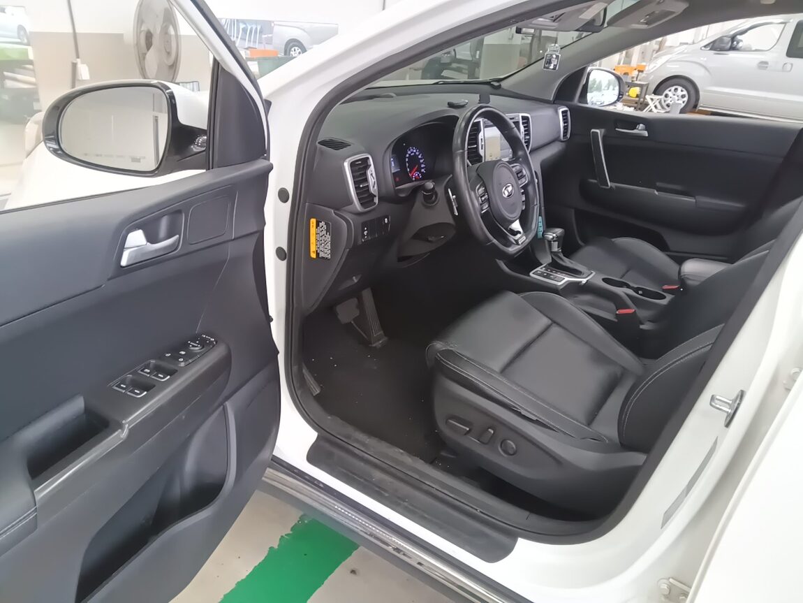 KIA NEW SPORTAGE 1.7 2WD NOBLESSE 2016 - zdjęcie 10