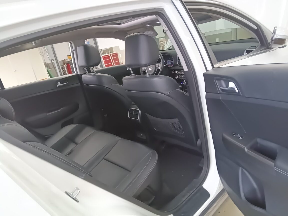 KIA NEW SPORTAGE 1.7 2WD NOBLESSE 2016 - zdjęcie 13