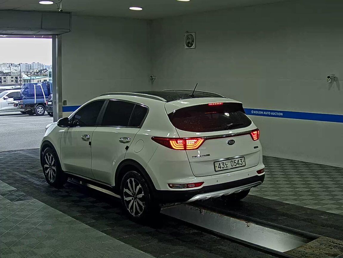 KIA NEW SPORTAGE 1.7 2WD NOBLESSE 2016 - zdjęcie 6
