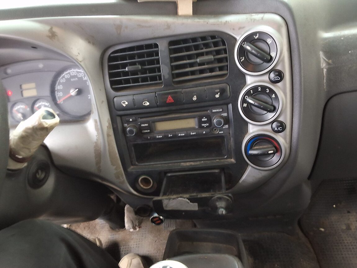 KIA BONGO III CARGO CRDi KING CAB EXTRA LONG WHEELBASE 2016 - zdjęcie 19