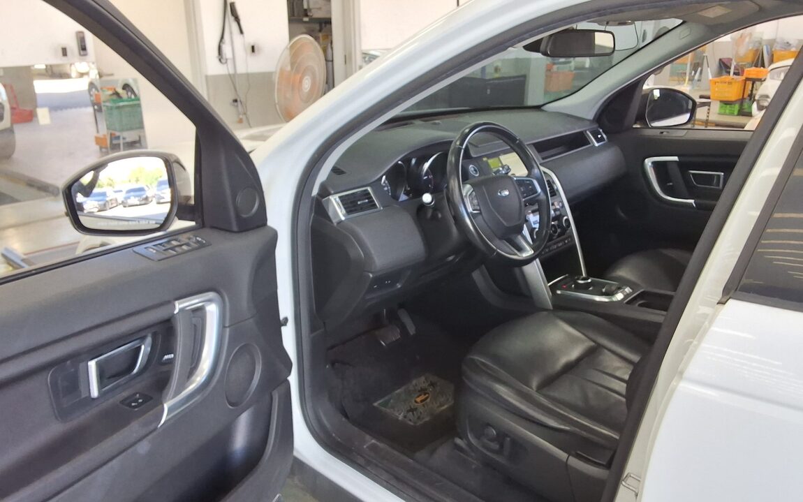 LAND ROVER DISCOVERY SPORT 2.0 TD4 SE (150PS) 2019 - zdjęcie 2